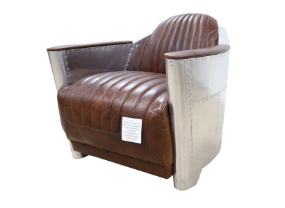 Sillón de club en estilo aviador, diseño de sala de estar, cromo, cuero Art Deco, cóctel.