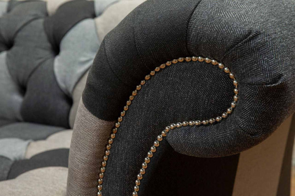 Sofá moderno de 3 plazas Chesterfield estilo luxuoso para salón.