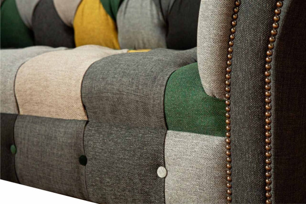 Clásico sofá de tela Chesterfield de diseño, de 3 plazas.