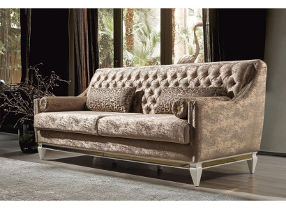 Sofá de tela Chesterfield de tres plazas en beige