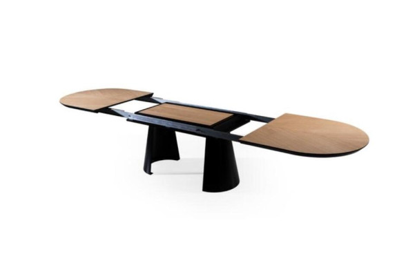Mesa de comedor Mesa ovalada extensible de madera color café.