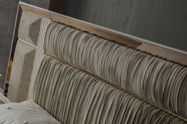 Conjunto de dormitorio cama doble de madera beige con tela de 3 piezas.