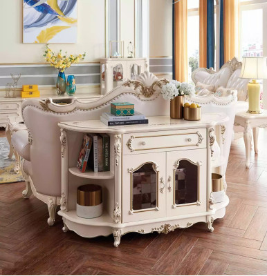 Aparador en la sala de estar muebles clásicos para la decoración interior.