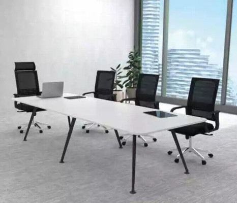 Mesa de reuniones blanca, mesa de conferencias, mobiliario de oficina estilo.