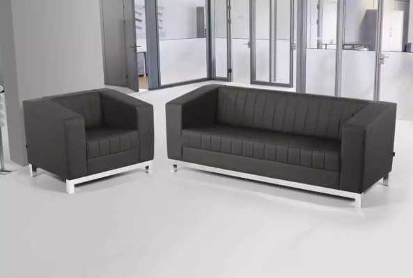 Sofá negro moderno de tres plazas, sofá tapizado, muebles de oficina de lujo.