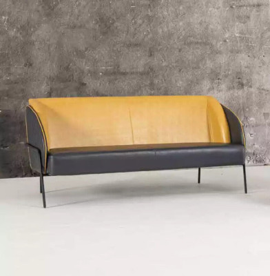Sofá de cuero sintético moderno de 3 plazas para la sala de estar, con tapizado textil y diseño de muebles.