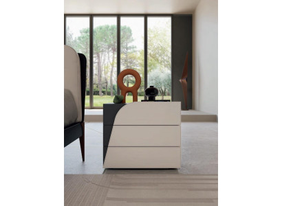 Mesita de noche para dormitorio con 3 cajones de madera, diseño de muebles italiano Bizzotto.