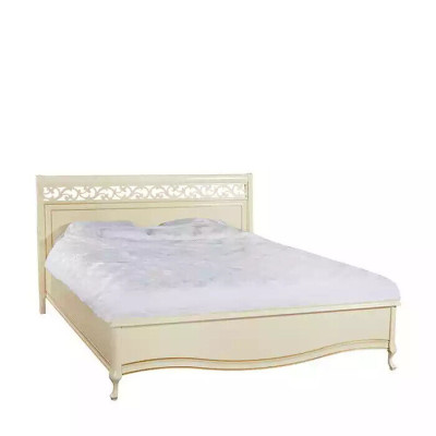 Cama acolchada de diseño de lujo doble, camas de hotel de madera nuevas en blanco.