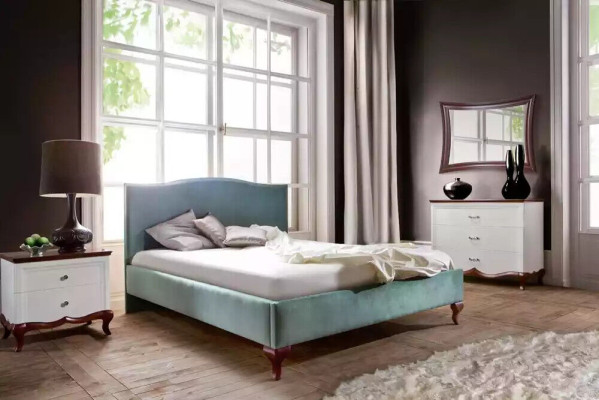 Diseño de lujo de camas tapizadas de madera de hotel doble camas dobles estilo clásico.