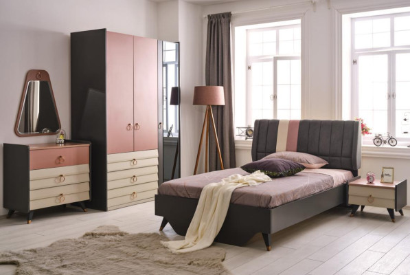 Juego de dormitorio de lujo con cama, mesita de noche, armario, cómoda y espejo nuevo.
