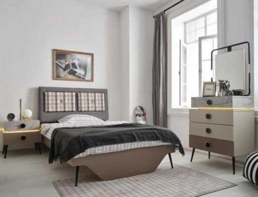 Dormitorio multicolor Cama completa Mesita de noche Cómoda Espejo nuevo