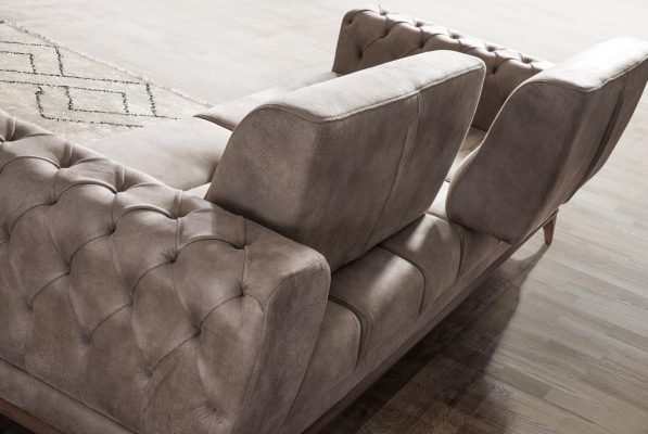 Sofá de tres plazas gris almohadillado de lujo Chesterfield de la sala de estar