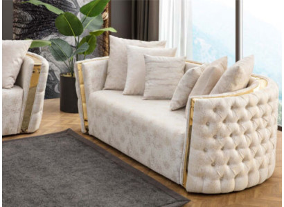 Sofá Chesterfield redondeado de 2 plazas en color beige para la sala de estar de dos plazas.