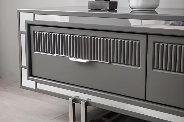 Conjunto de 3 piezas en gris: mueble de pared para TV, soporte, armario y mesa de centro.