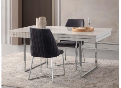 Mesa de comedor moderna extensible de madera blanca para el comedor.