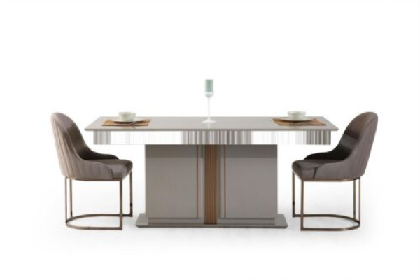 Elegante conjunto de comedor que consta de mesa de comedor + 4 sillas en color beige, 5 piezas.