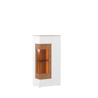 Conjunto de muebles modernos para la sala de estar en estilo barroco: vitrinas, estantes y armarios.