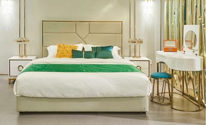 Cama acolchada de diseño de lujo de metal, camas dobles, dormitorio matrimonial de cuero, hotel nuevo.