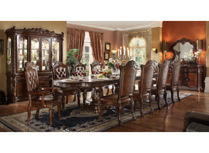 Muebles clásicos de comedor marrón, mesa de comedor diseñada con sillas de madera Chesterfield.