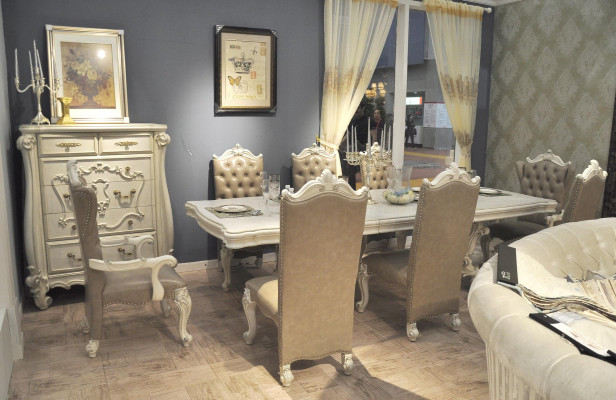Mesa real de madera para mesa de comedor clásica de Barroco y Rococó.