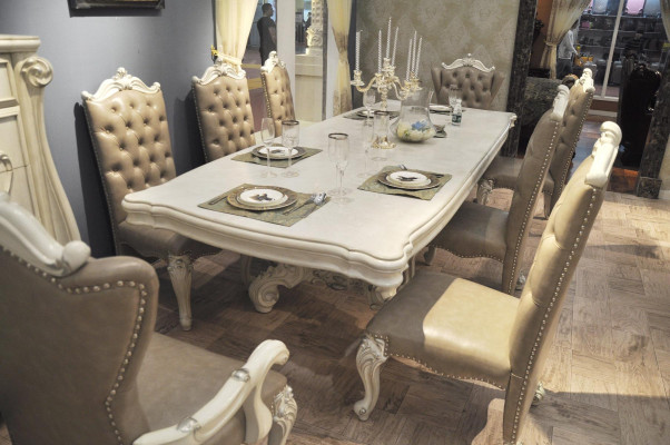 Mesa real de madera para mesa de comedor clásica de Barroco y Rococó.