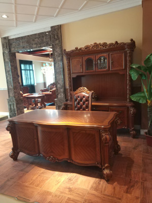Mesa escritorio de lujo de estilo antiguo barroco rococó para oficina. Nuevas mesas barrocas.