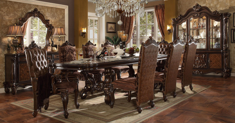 Conjunto de comedor completo: mesa, cómoda, espejo y set de 8 sillas.
