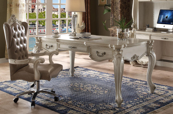 Silla de oficina de cuero con acolchado para silla de director giratoria de ordenador decorativa.