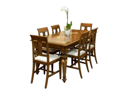 Muebles de mesa de comedor de diseñador en diseño clásico de comedor en madera.