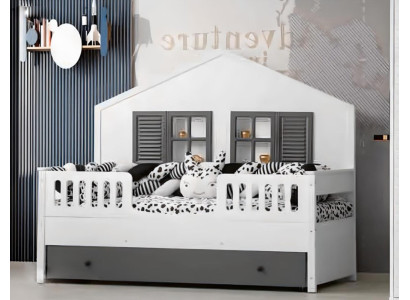 Cama infantil clara elegante: Decoración elegante para la habitación de su hijo.