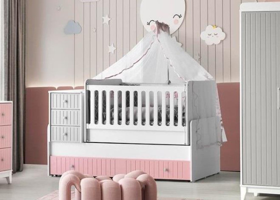 Cama de bebé elegante multicolor. Muebles perfectos para su habitación infantil.