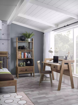 Escritorio infantil escritorio estantería de madera marrón set de 3 piezas.