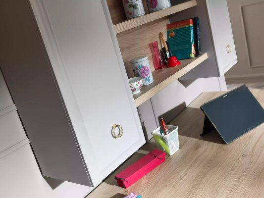 Mesa de computadora escritorio escritorio infantil de madera gris conjunto de 3 piezas.
