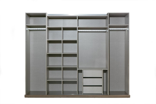 Armario de madera para dormitorio. Muebles de diseño en color gris de Italia.