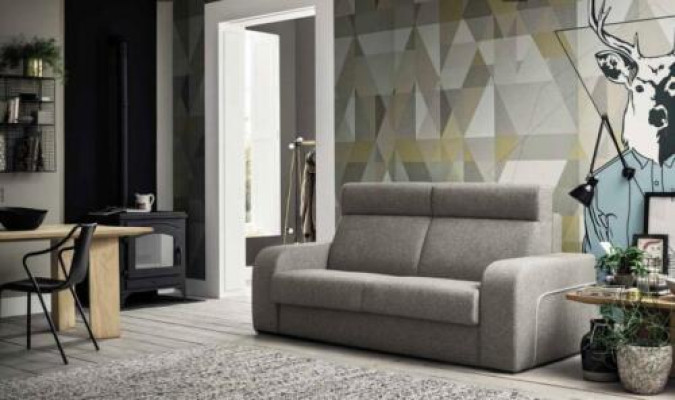 Sofá de diseño moderno de lujo de 2 plazas en tela gris de Alfitalia para sala de estar.