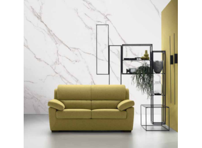 Sofá de estilo moderno italiano de 2 plazas con estructura de madera y tela para la sala de estar - Sofá Alfitalia.