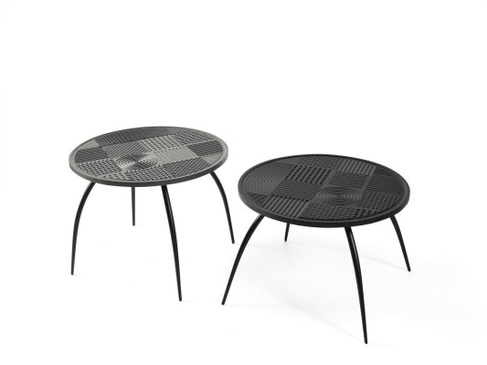 Mesa de centro redonda negra original con tablero tallado.