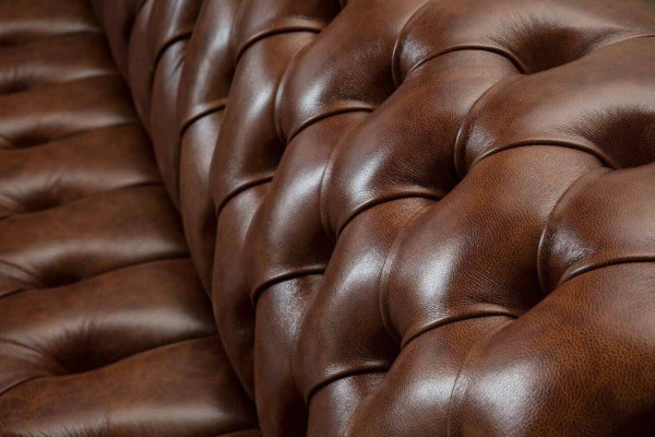 Sofá de 4 plazas lujo muebles Chesterfield cuero marrón diseño estilo moderno.