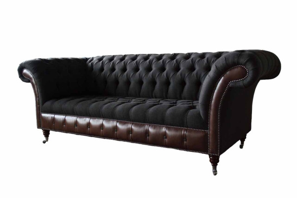 Chesterfield Sofá de 3 plazas en cuero negro con cojines de asiento de tela, nuevo.