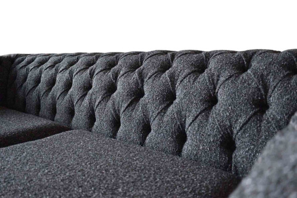 Sofás tapizados Chesterfield de tres plazas en gris, tela de diseño gris.