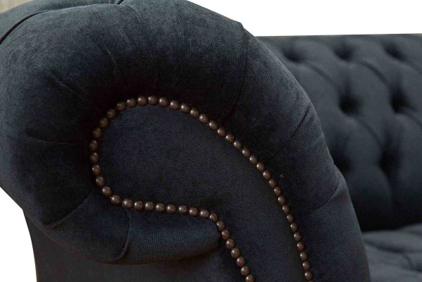 Sofá diseño Chesterfield, sillón tapizado de lujo en tela.