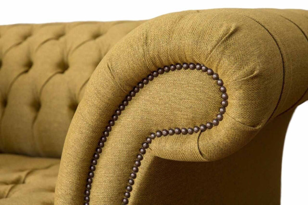 Sillón Chesterfield de diseño, sofá tapizado marrón en tela, mueble nuevo.