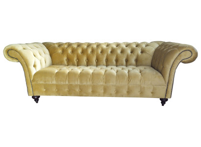 Sofá de lujo de tres plazas diseño Chesterfield en tela moderna.