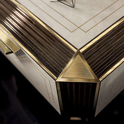 Juego de comedor de 10 piezas con vitrina, mesa, 6 sillas, aparador, espejo; muebles de madera.