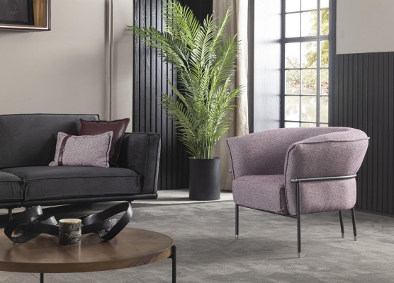 Sofá de lujo para el salón de estar en color lila.