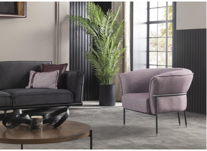 Sofá de lujo para el salón de estar en color lila.