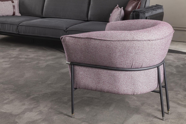 Sofá de lujo para el salón de estar en color lila.