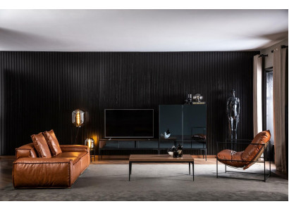 Elegante mesa de centro moderna y rectangular sobre patas negras.