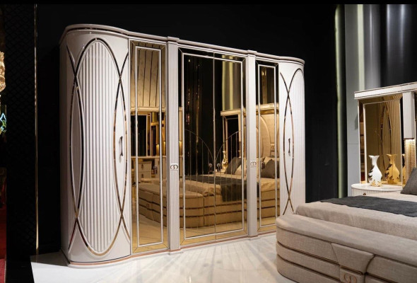 Armario blanco de dormitorio de madera. Armario de madera.