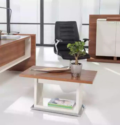 Mesa de centro marrón de madera con estante marrón Muebles exclusivos para la sala de estar.